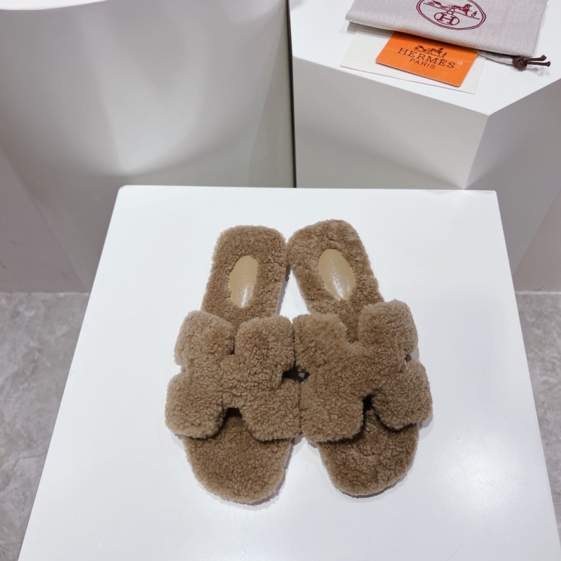 H**mes slippers